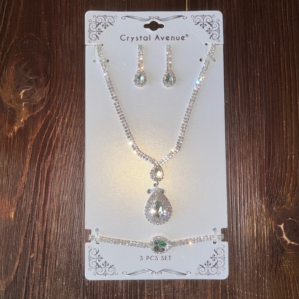 CRYSTAL AVENUE: 3-PIECE EARRINGS, NECKLACE, AND BRACELET SET